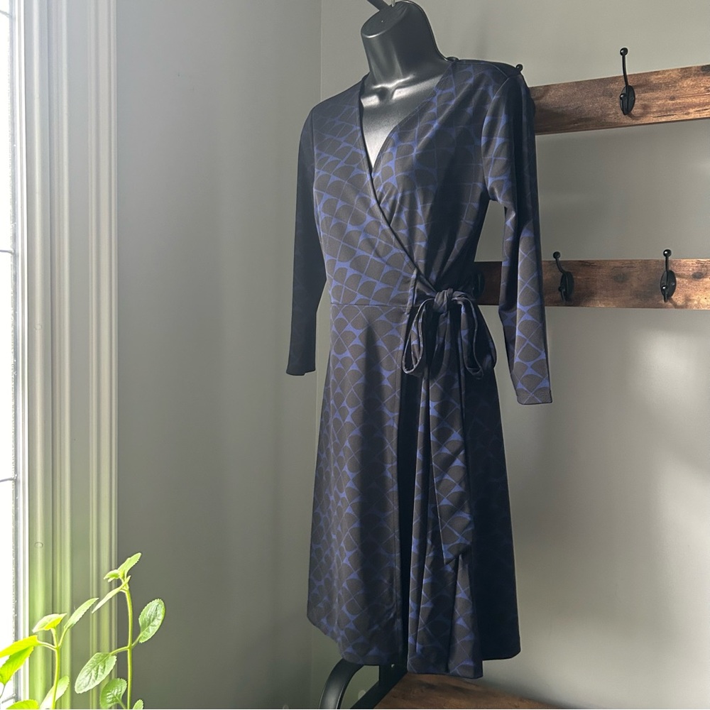 Ann Taylor Women’s Black blue geometric rint True Wrap Dress 3/4 Sleeve size 2 - Picture 5 of 6